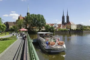 Eastern European Religious Landmarks Stampe: Excursion boat on the River Oder