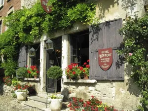French Countryside Architecture Stampe: Hotel on Perouges village square