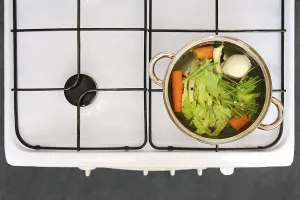 Homemade Vegetable Soup Stampe: The process of cooking vegetable broth