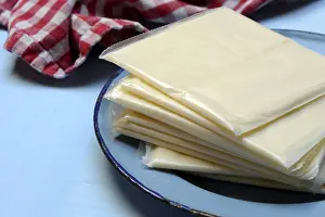 Processed Cheese Slices Stampe: Processed cheese, processed cheese slices packed in plastic