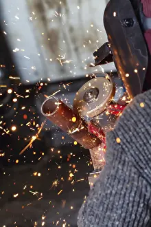 Factory Production Process Stampe: Processing root weld with a cutting machine