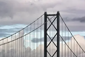 Suspension Bridge Scotland Stampe: Pylon and cables of the Forth Road Bridge