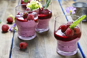 Unhealthy Sweets Stampe: Raspberry mousse in glasses