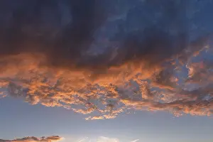 Central Europe Evening Scene Stampe: Reddish clouds in the evening sky