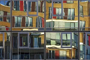 Deserted Building Stampe: Reflection on the house facade