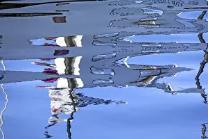 Abstract Water Reflection Stampe: Reflection in water