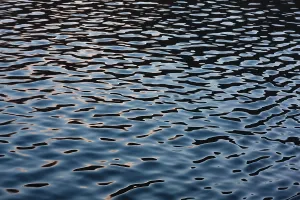 Deserted Arctic Landscape Stampe: Reflection of the water surface