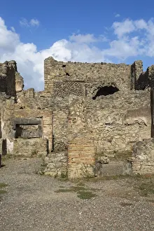 Unesco World Heritage Ancient City Stampe: Remnants of old terracotta brick and stone wall structures with rectangular