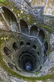 Historic Castle Garden Stampe: The reverse tower, initiation well