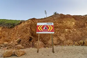 Unstable Cliffs Portugal Stampe: ROCKFALL UNSTABLE CLIFFS