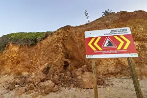 Unstable Cliffs Portugal Stampe: ROCKFALL UNSTABLE CLIFFS