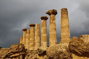 Valle Dei Templi Agrigento Stampe: Row of columns, chapter, Heracles temple