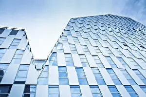 Stampe di Righe di finestre di un edificio moderno, Praga, Repubblica Ceca Praga Stampe: Righe di finestre di un edificio moderno.