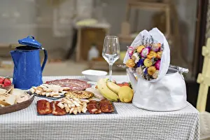 Rustic Landscape Photography Stampe: A rustic picnic setup on a checkered tablecloth