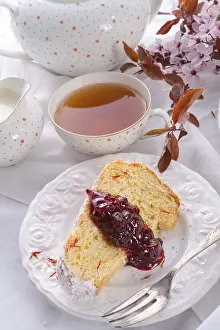 Saffron Easter Babka Stampe: Saffron Easter Babka