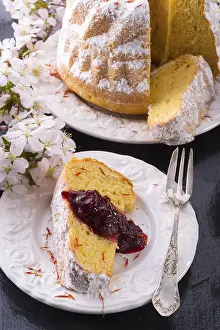 Eastern European Cake Stampe: Saffron Easter Babka