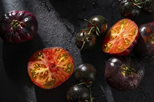 Heirloom Tomatoes Stampe: A selection of heirloom tomatoes