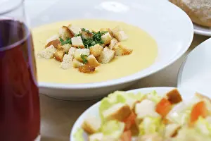 Cafe Dining Experience Stampe: Set dinner of three courses, Caesar salad
