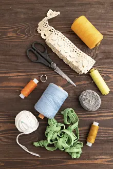 Sewing Accessories Stampe: Sewing accessories: scissors, thread