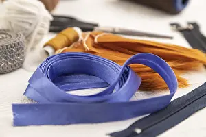 Scissors And Thread Stampe: Sewing accessories: scissors, thread