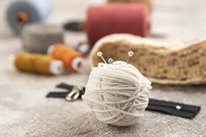 Handicraft Supplies Stampe: Sewing accessories: scissors, thread