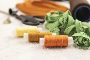 Handicraft Equipment Stampe: Sewing accessories: scissors, thread