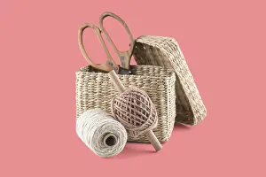 Handicraft Supplies Stampe: Sewing kit essentials including scissors