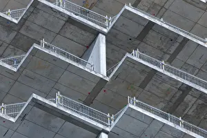 Canary Wharf Architecture Stampe: Shell of an office tower, ceiling and wall construction