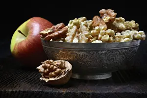 Deciduous Tree Fruit Stampe: Shell with walnuts, apple, Germany