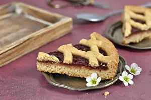 Rustic Style Baked Goods Stampe: Single slice of pie called Linzer Torte