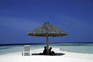 Tropical Beach Stampe: Sitting in the shadow