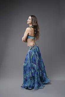 Artistic Movement Stampe: A skilled belly dancer performs gracefully