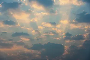 Cloud Formation Stampe: Sky, small clouds and sun rays