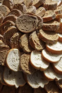 Still Life Cuisine Stampe: Sliced bread