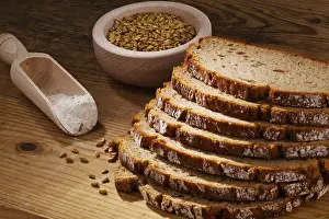 Balanced Diet Meals Stampe: Several slices of dark bread lying next to each other