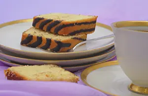 Still Life Desserts Stampe: Slices of ring cake