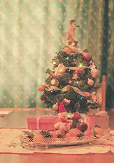 Christmas Tree Decorations Stampe: Small Christmas tree with decorations