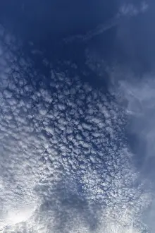 Deserted Landscapes With Clouds Stampe: Small fleecy clouds (Cirrocumulus)