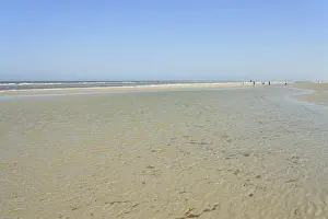 Juist Island Beach Stampe: Small waves with light reflections