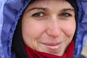Young Woman Smiling Stampe: Smiling