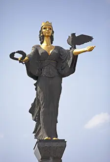 Blue Sky Memorial Site Stampe: Sofia statue, city symbol, Sofia