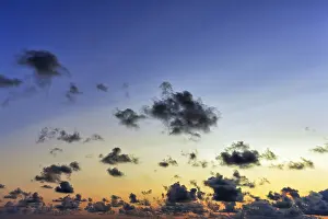 Cloud Formation UK Stampe: Spring clouds in the evening sky