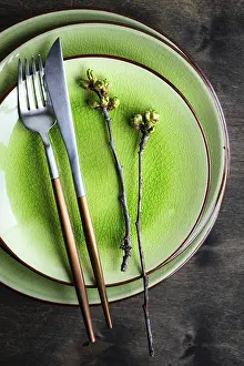 Rustic Spring Table Setting Stampe: Spring table setting in rustic style decorated with cherry bloom tree branches