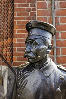 Historic Figure In Germany Stampe: Statue, Captain of Kopenick