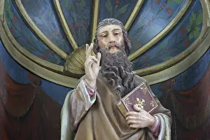 Empty Altar Room Photo Stampe: Statue of saint