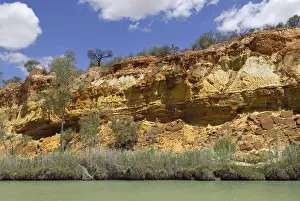 Deserted River Landscape Stampe: Steep cliffs along Murray River