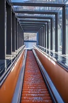 Deserted Entrance Stampe: Steep escalator