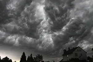 Gloomy Weather Stampe: Storm clouds