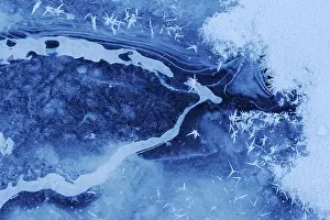 Winter Nature Scene Stampe: Structures in an iced up course of a stream