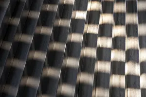 Chequer Pattern Design Stampe: Structures in a metal element